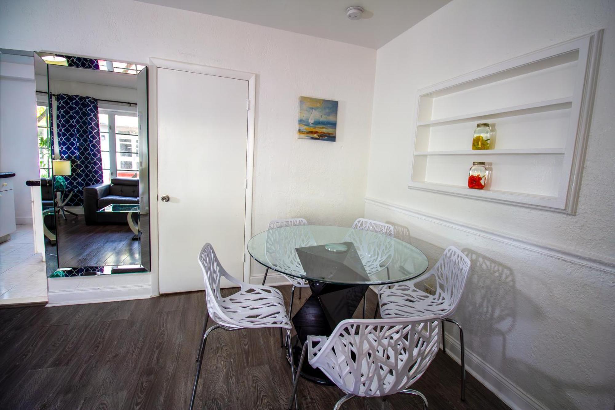 Courtyard Apartments Part Of The Oasis Casita Collection Miami Beach Ngoại thất bức ảnh